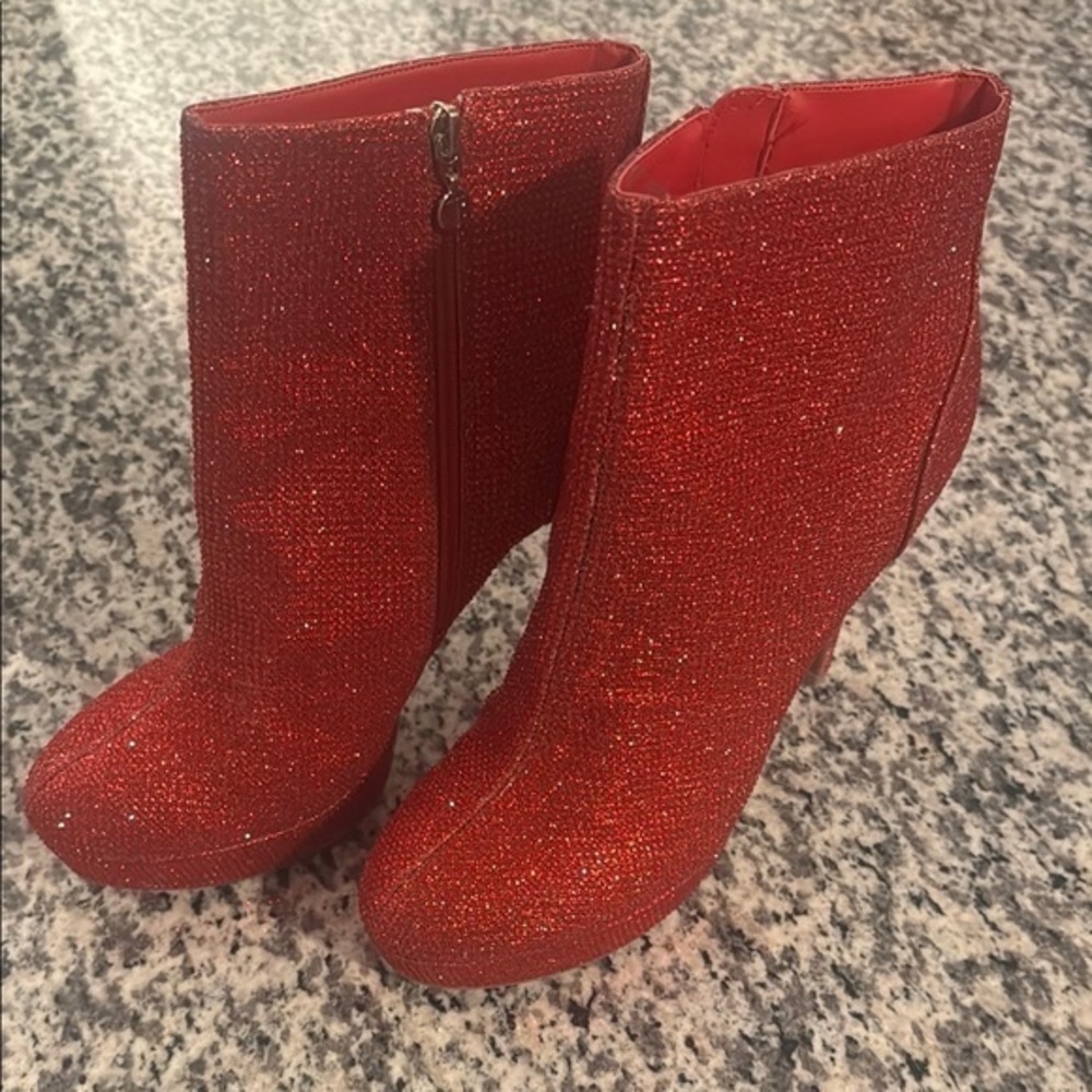🆕 Gorgeous Thalia Sodi Red Glitter Ankle Boots. 10.5. NWOB!!💥❤️Date Night❤️